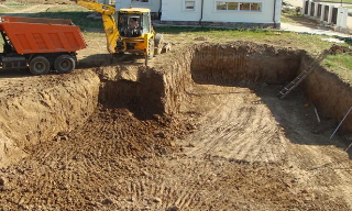 Рытье котлованов под фундамент в Ростове – цена от 2620 руб. за м3 | 2Землекопа-Рсв